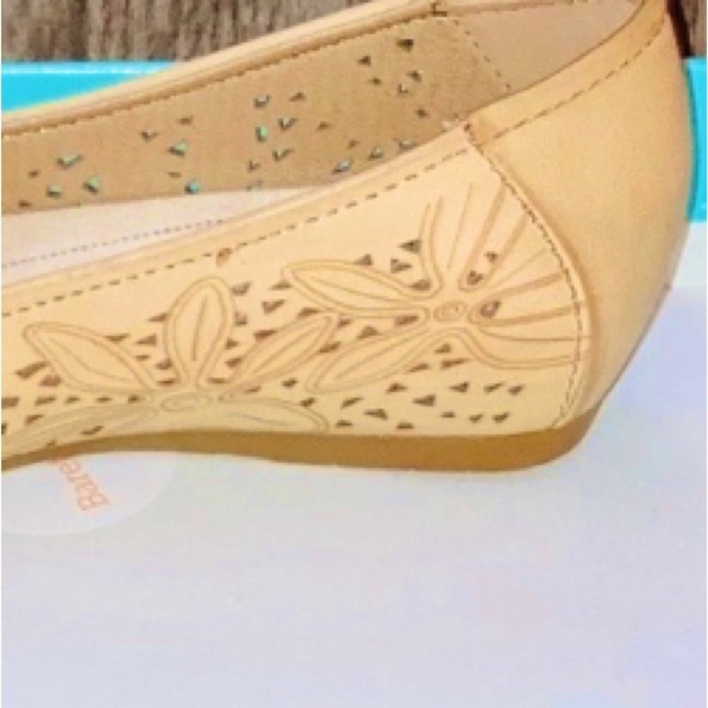 🆕 BNIOB• Baretraps Mariah Flats with Memory Foam in Caramel ~ Women’s ~ Leather - Picture 8 of 16